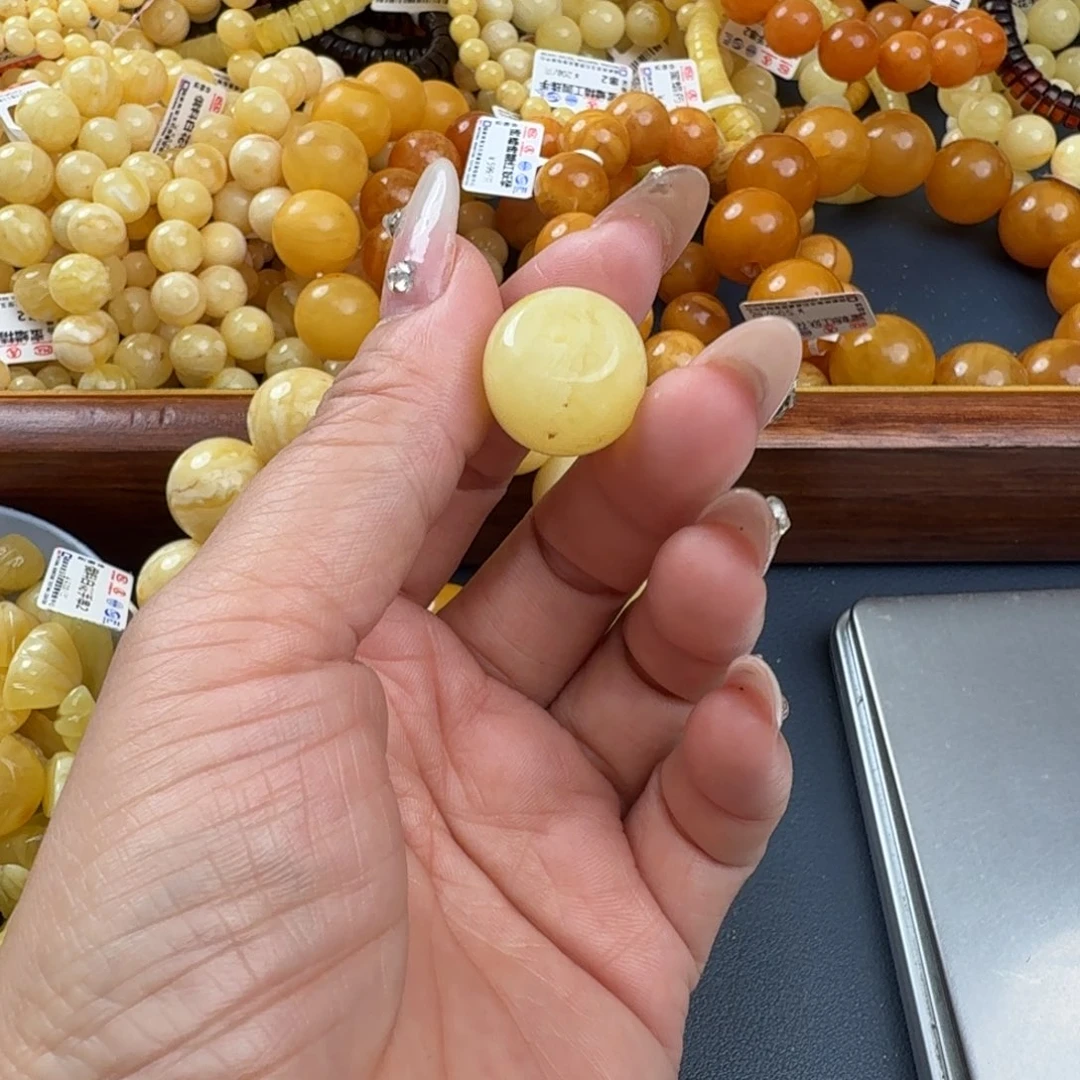 琥珀未镶嵌珠宝奇石