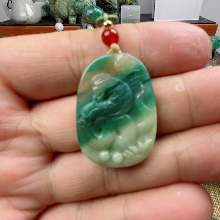 独山玉未镶嵌珠宝半成品