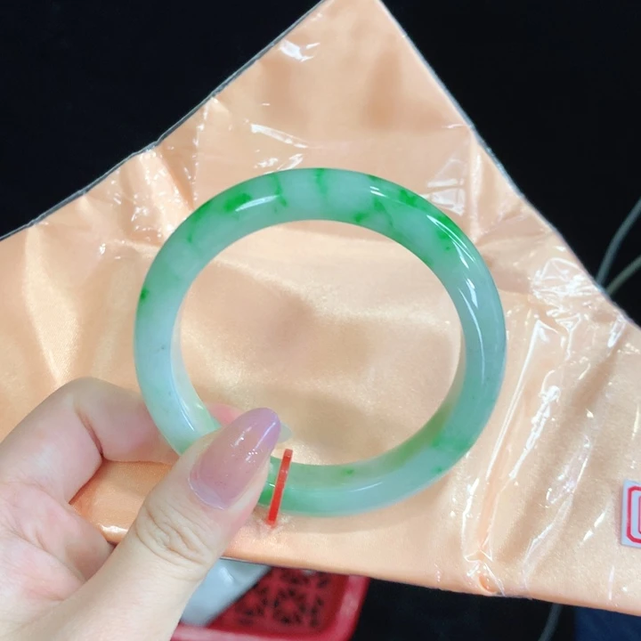 翡翠手镯未镶嵌天然翡翠手镯04