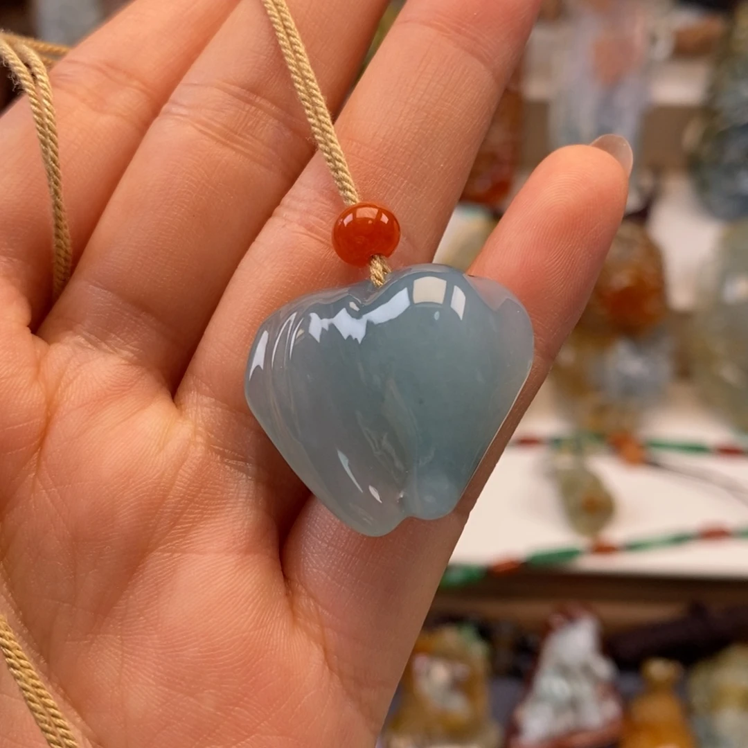 关***冒翡翠未镶嵌颈饰天空蓝