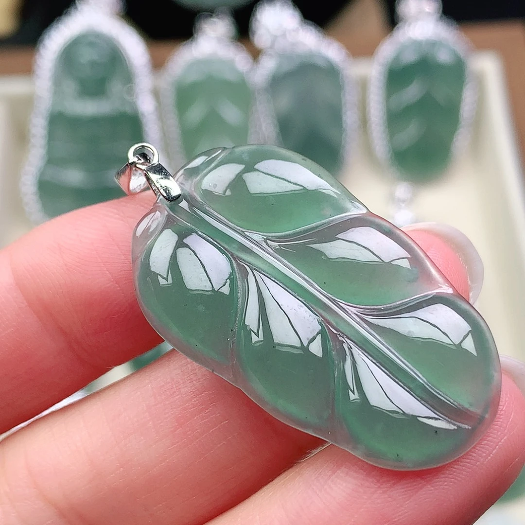 翡翠未镶嵌颈饰吊坠