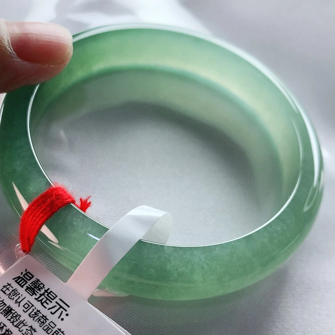 翡翠手镯未镶嵌56+圈