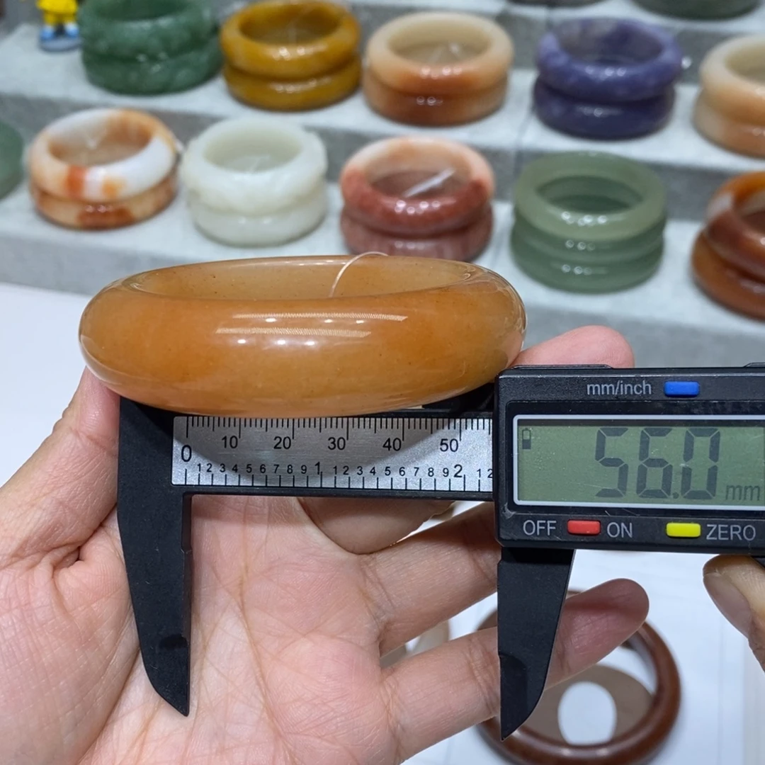 石英岩玉未镶嵌手镯