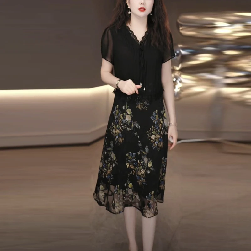 乔其丝洋气质衣服女2025夏季新款时尚黑色蕾丝拼接假两件连衣裙子