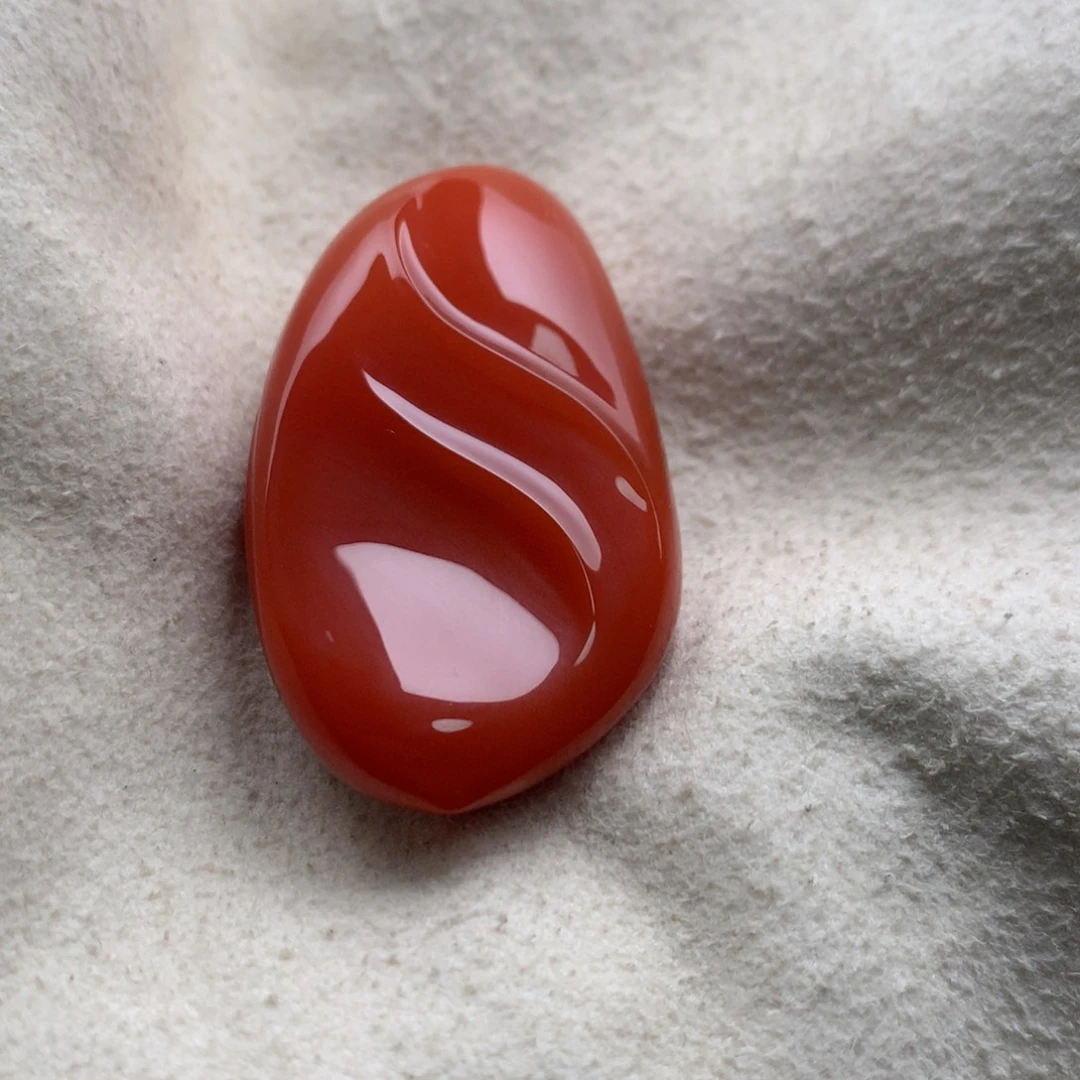 南红玛瑙未镶嵌保山天然原矿南红随型雕刻件