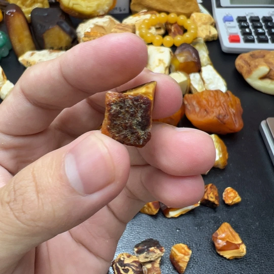 未镶嵌定制琥珀L****?蜜蜡