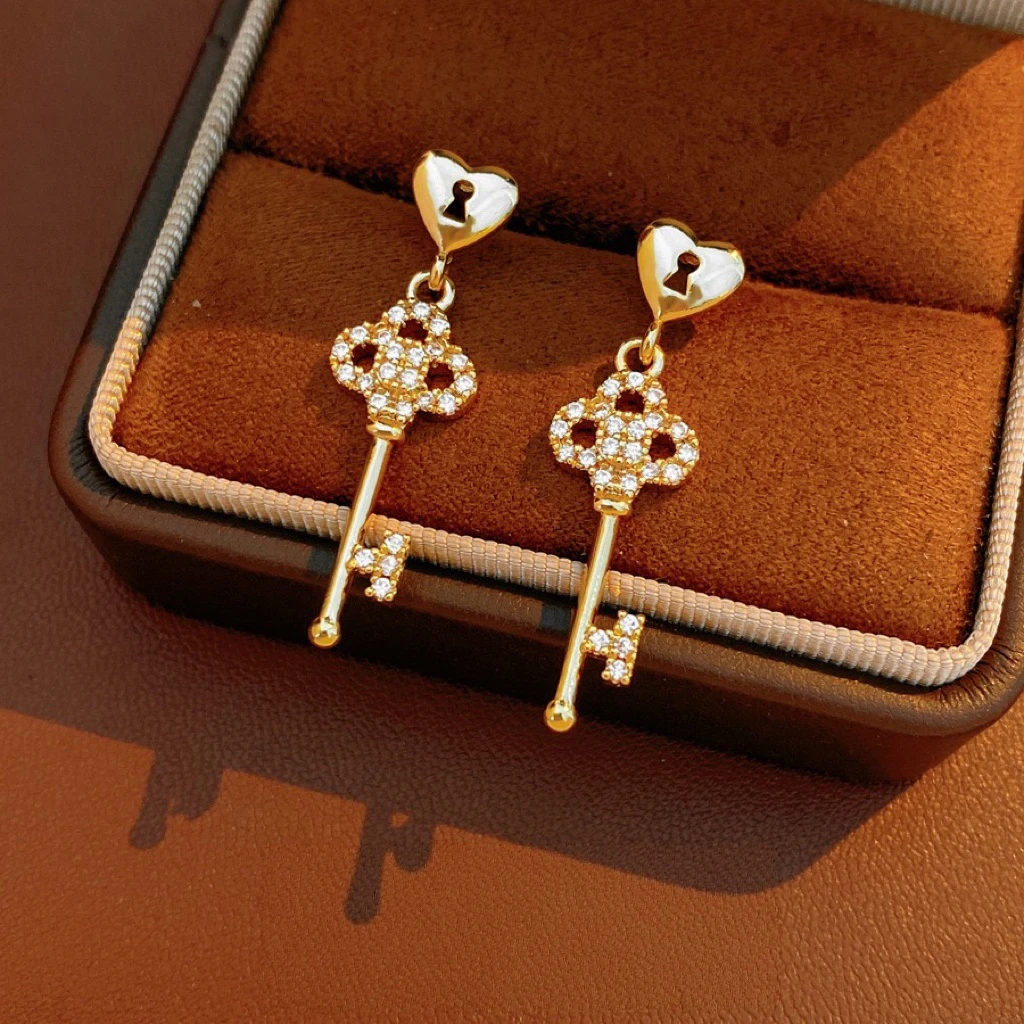 铜合金锆石耳饰 小众设计精致锆石钥匙耳坠高级感气质时尚耳饰