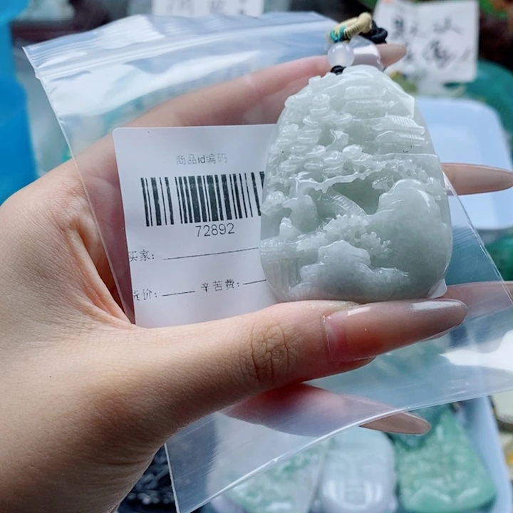 翡翠未镶嵌颈饰翡翠