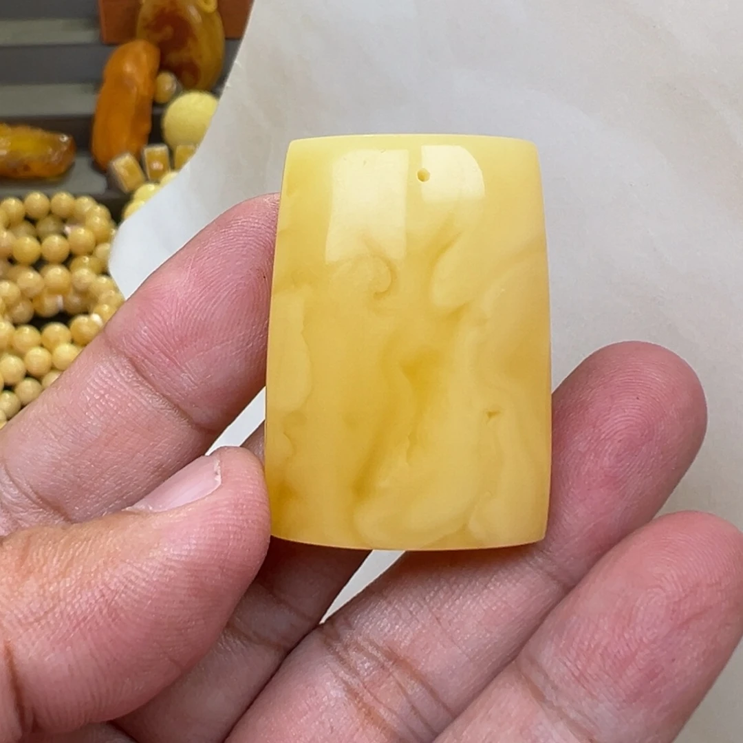 蜜蜡未镶嵌裸石11.24克