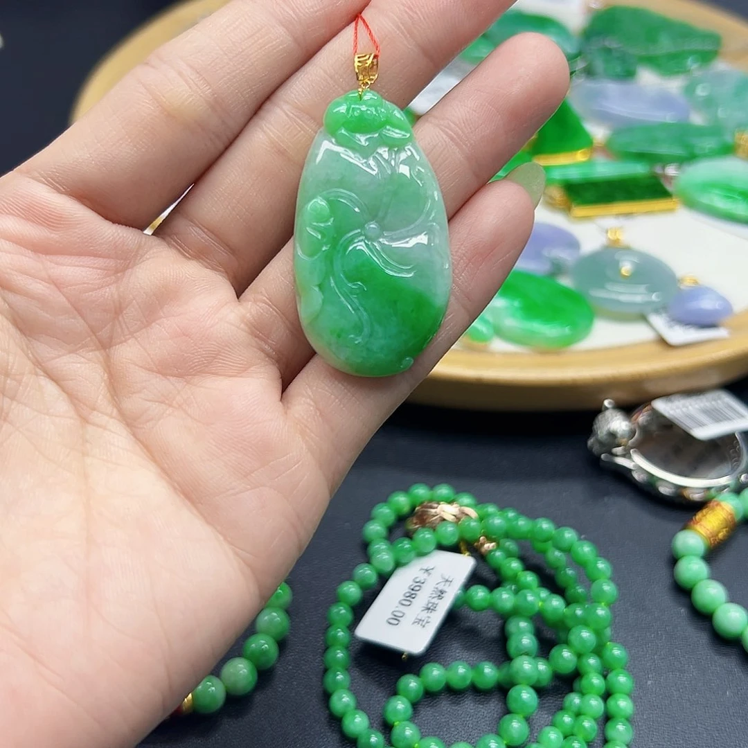 翡翠颈饰18K金镶嵌天然缅料A货一件