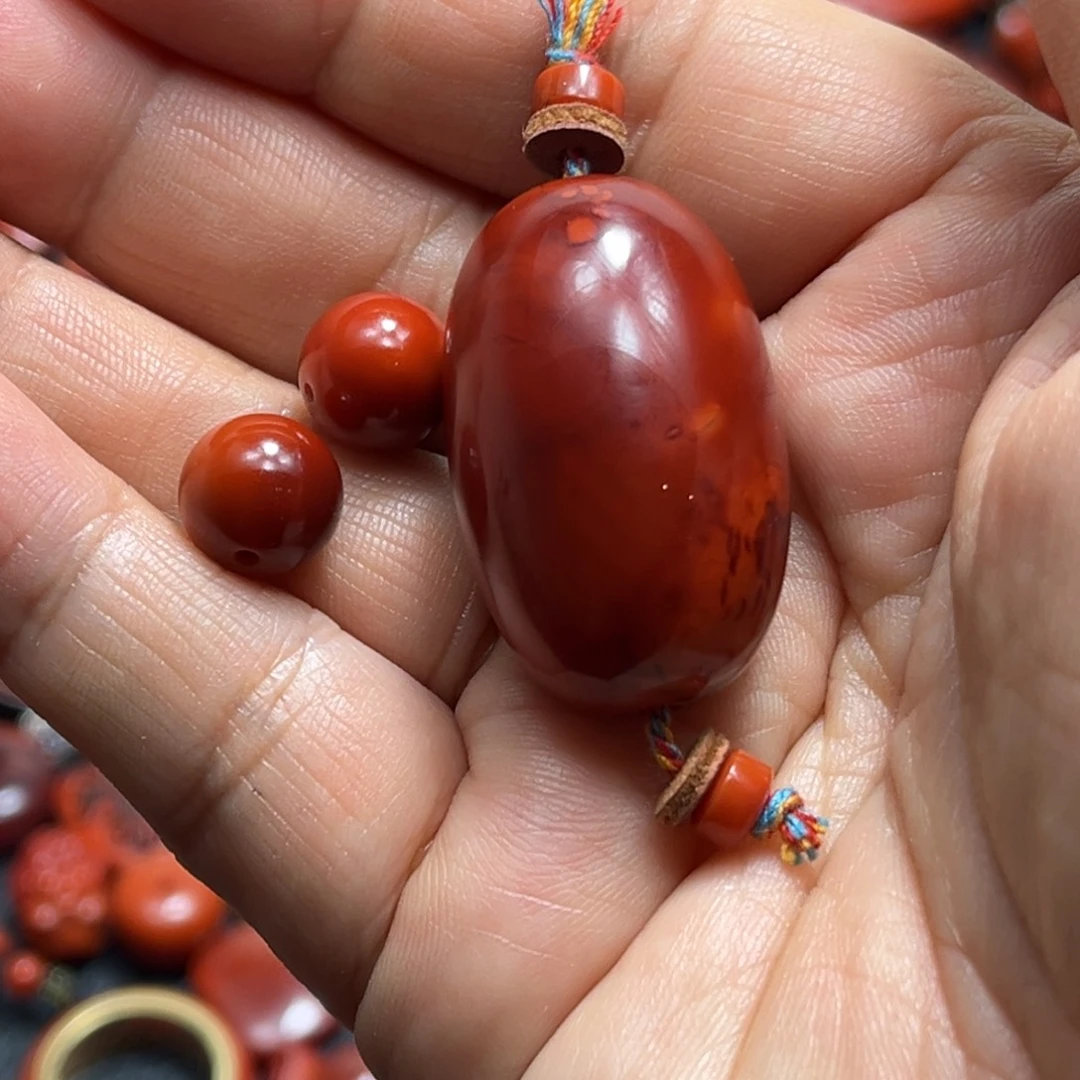 用***9南红玛瑙未镶嵌颈饰