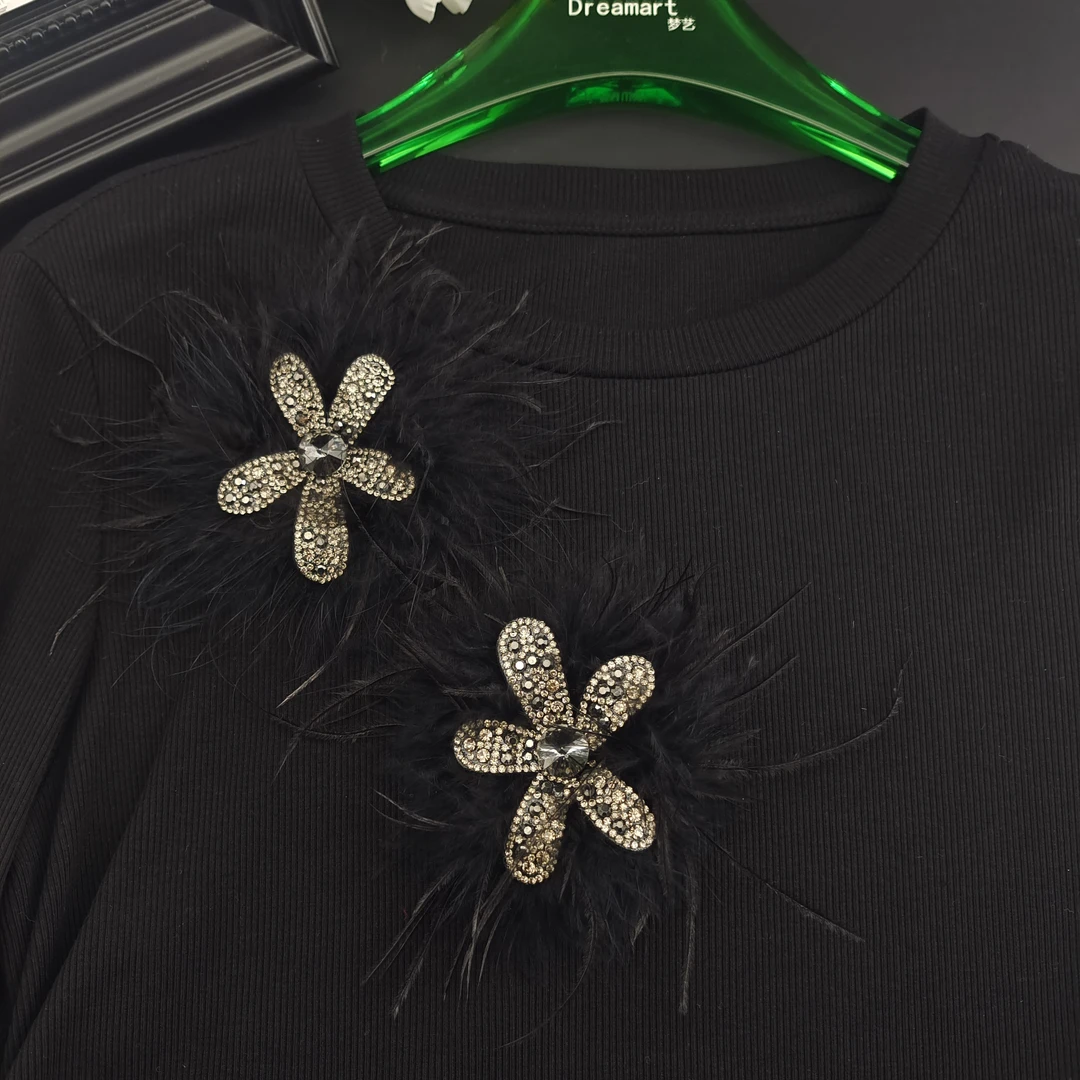 氛围感毛毛满钻立体小花带别针AZ160