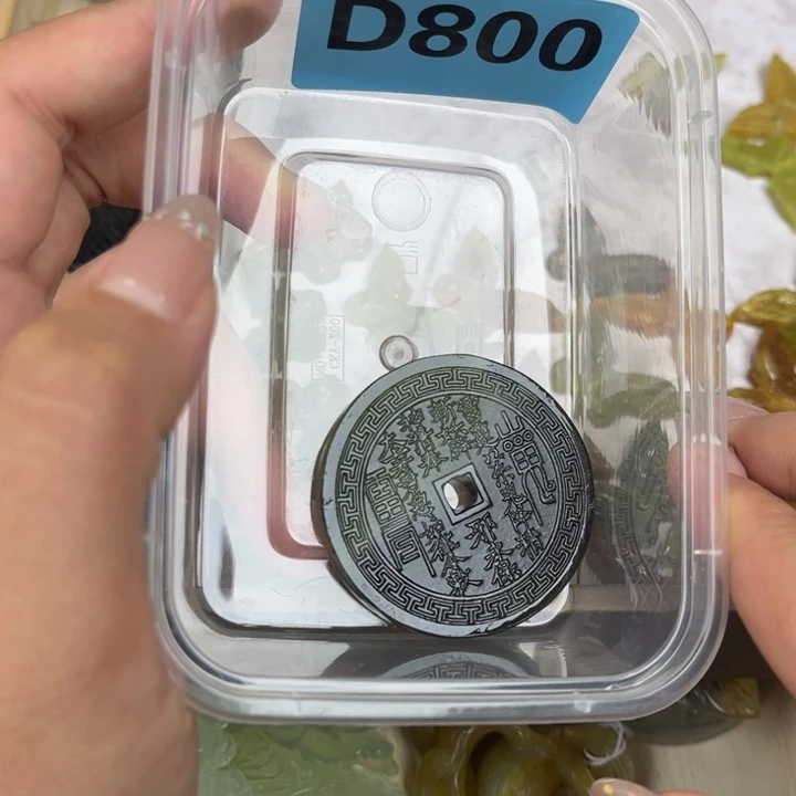 蛇纹石玉足银镀金镶嵌颈饰