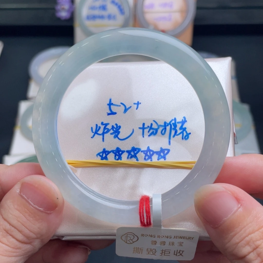 翡翠未镶嵌手镯强烈推荐炸光冰蓝