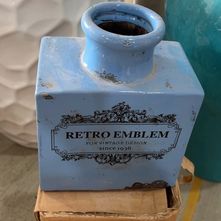 陶瓷花瓶微瑕捡漏出