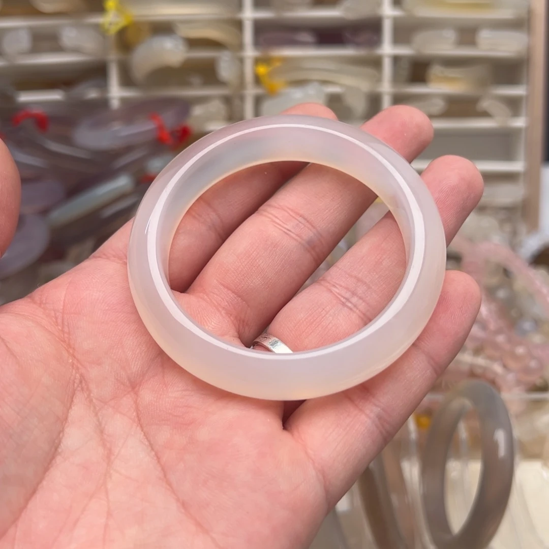 玛瑙/玉髓未镶嵌手镯56.5圈口出单号运费10不退