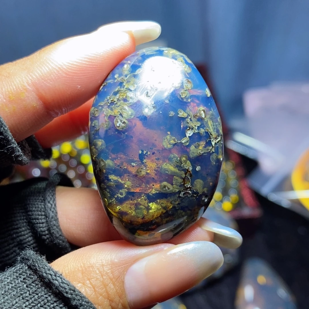 未镶嵌琥珀裸石珀