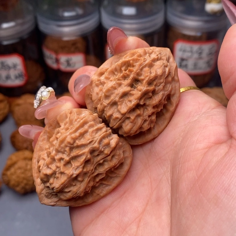 【闪购商品】文玩核桃把件吃*去36窝低078