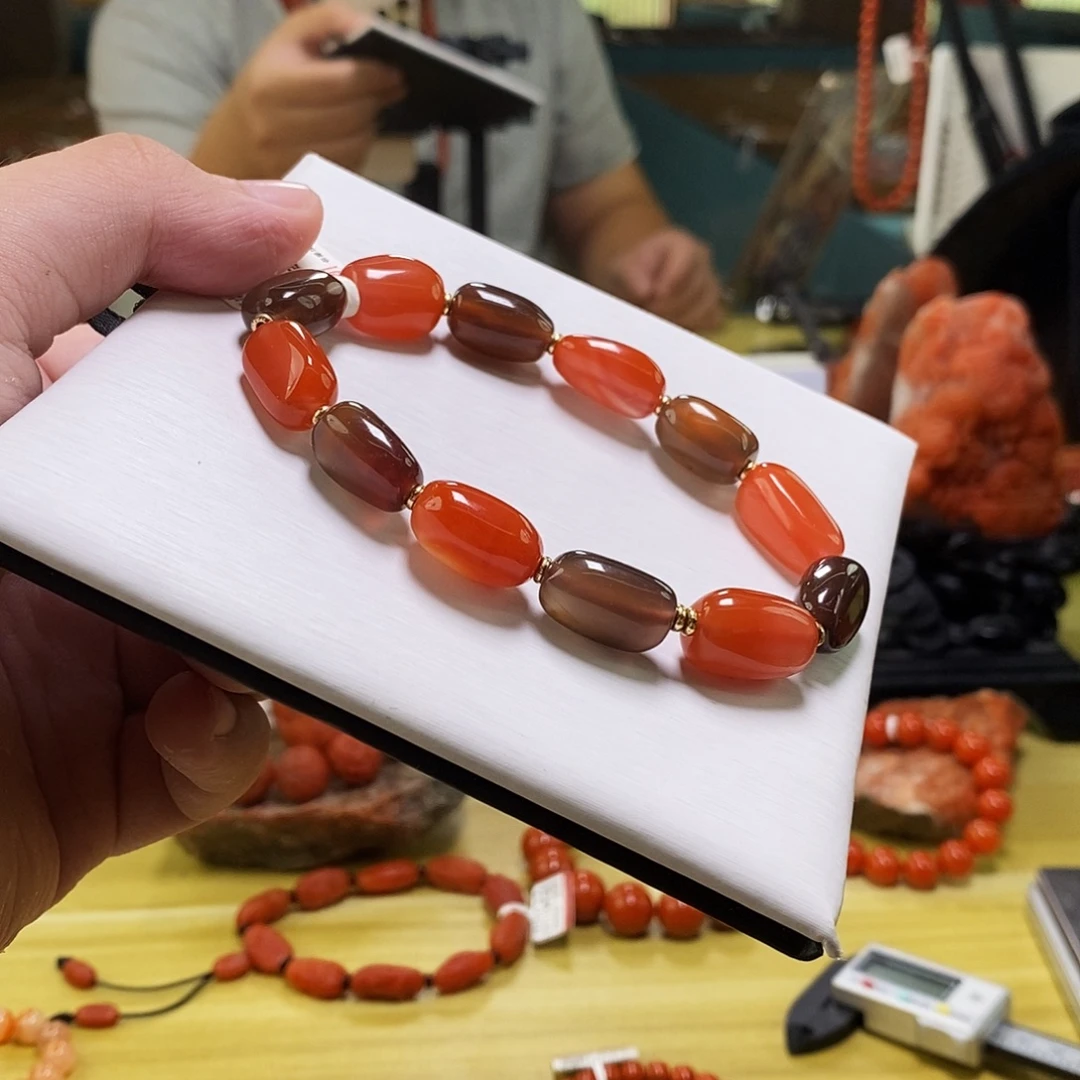 南红玛瑙未镶嵌手链