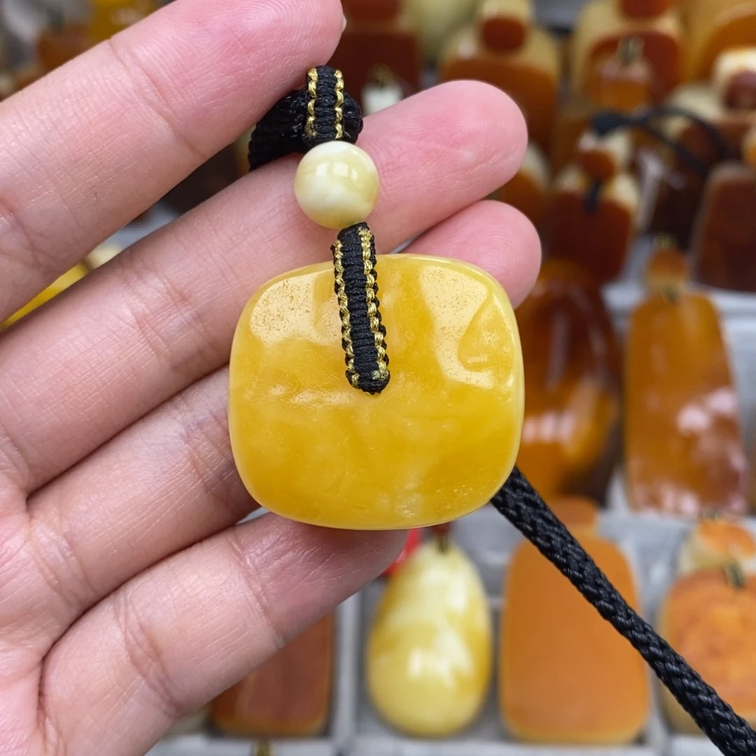 琥珀未镶嵌珠宝奇石
