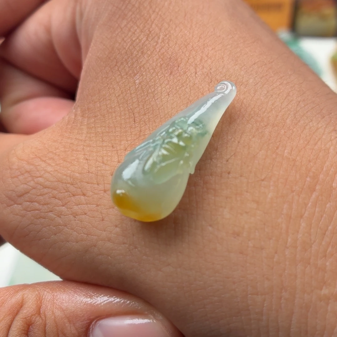 定制翡翠未镶嵌花开富贵