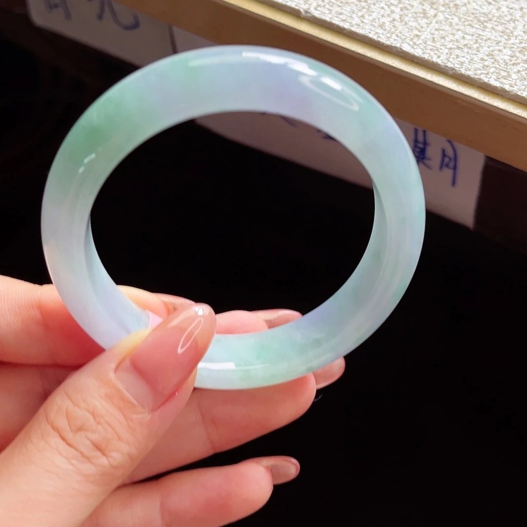 翡翠手镯未镶嵌手镯