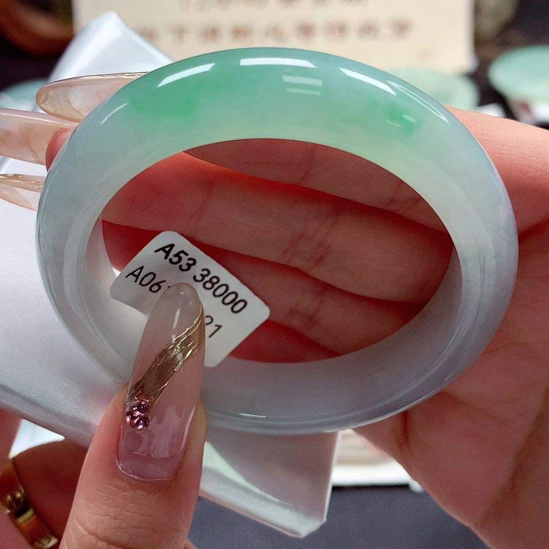 翡翠手镯未镶嵌22（25号）有纹