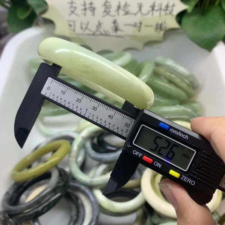 蛇纹石玉未镶嵌手镯76