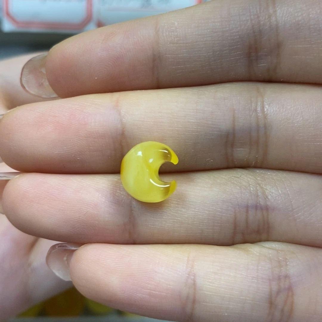 未镶嵌颈饰蜜蜡想****?月亮