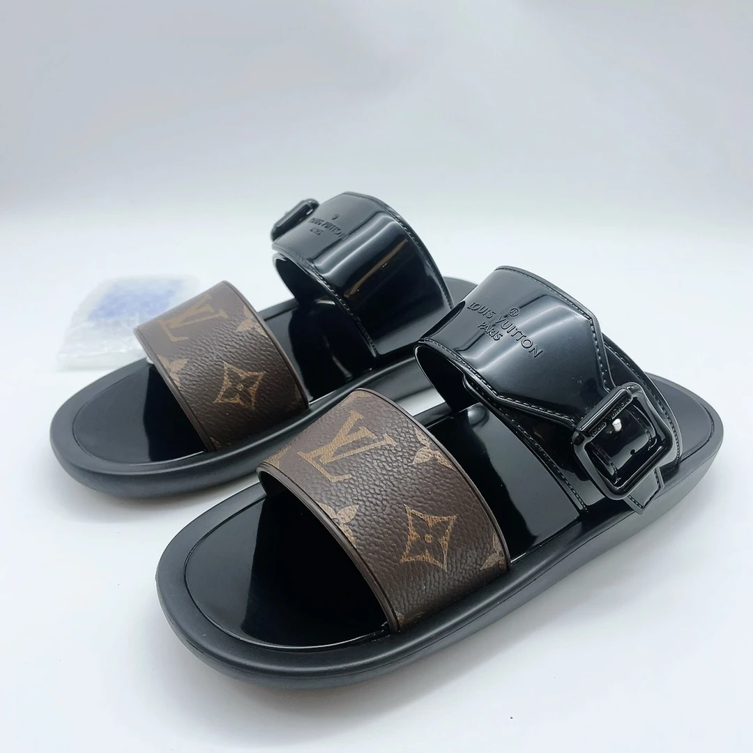 95新 LouisVuitton/路易威登 35码 女士老花橡胶底拖鞋