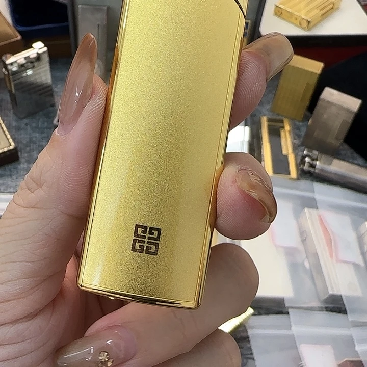 01纪家金刀峰防风打火机