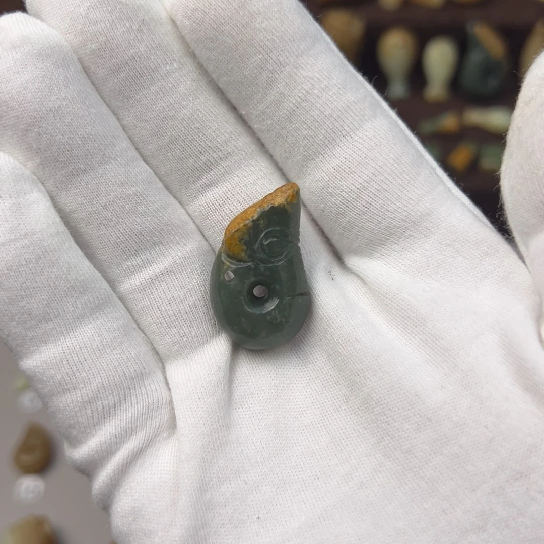 岫岩河磨玉（透闪石质玉）未镶嵌颈饰