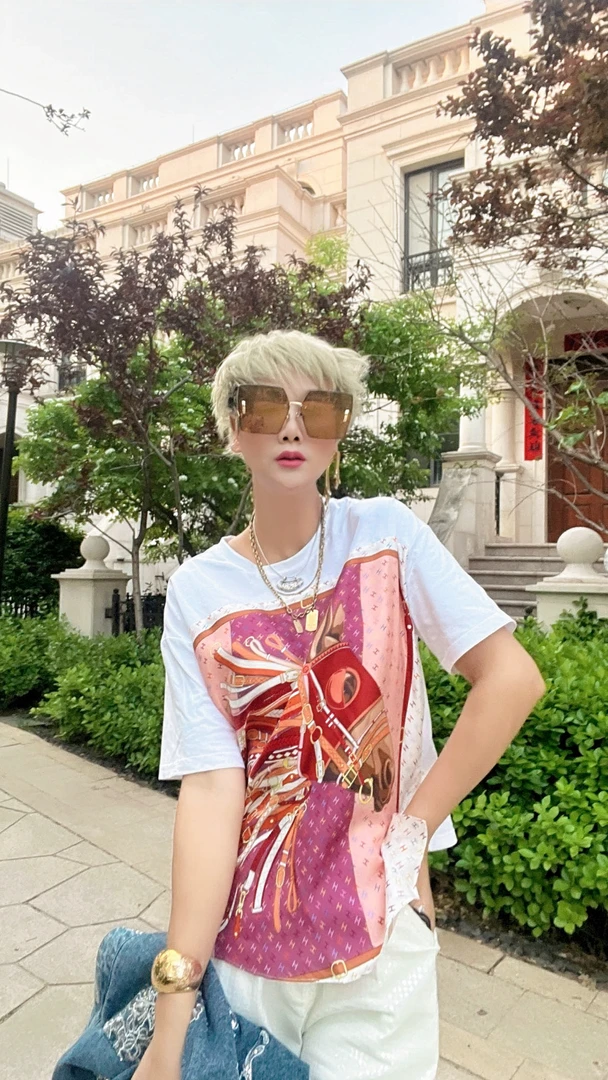 欧式民族风字母宽松型印花拼接T恤