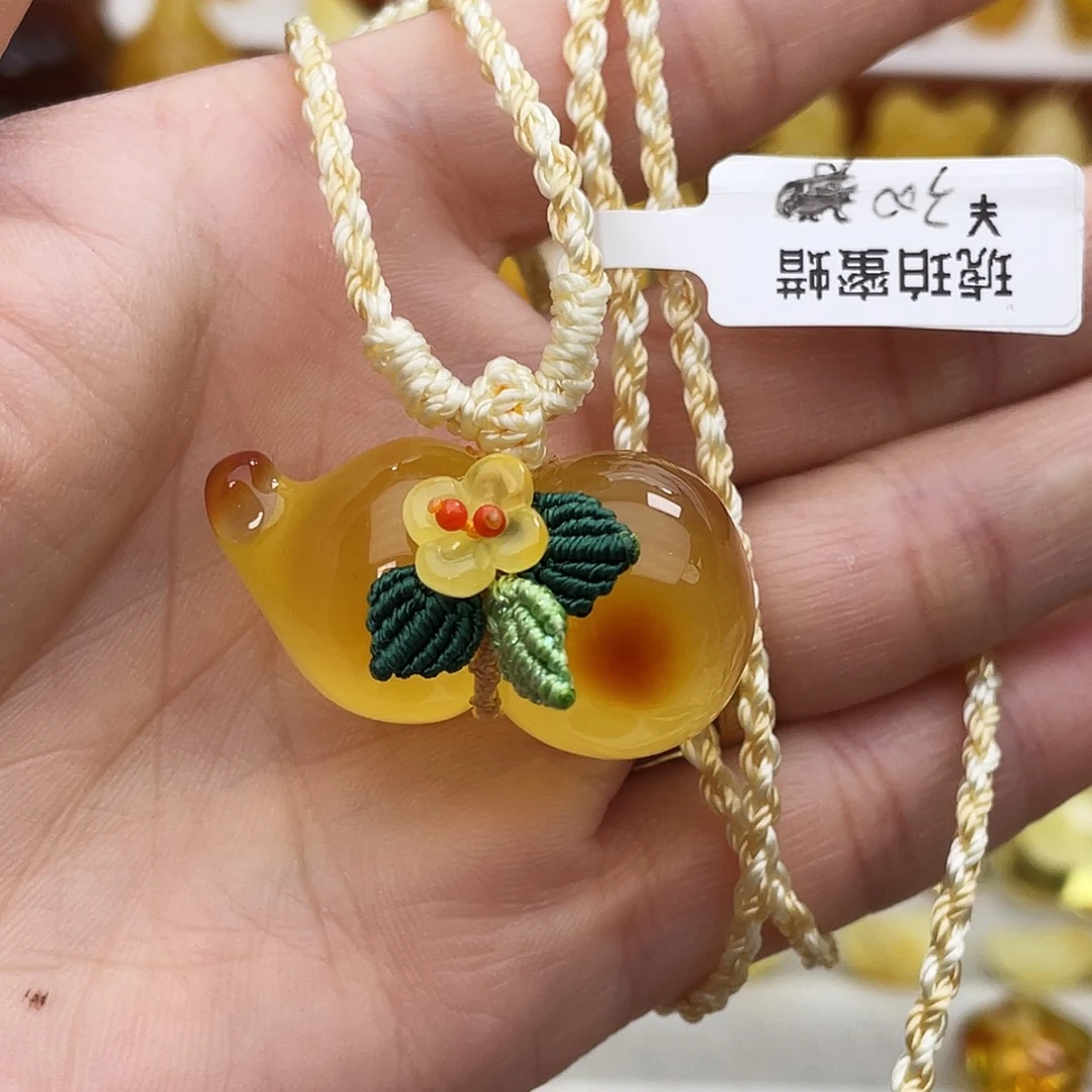 琥珀吊坠(赠链)未镶嵌