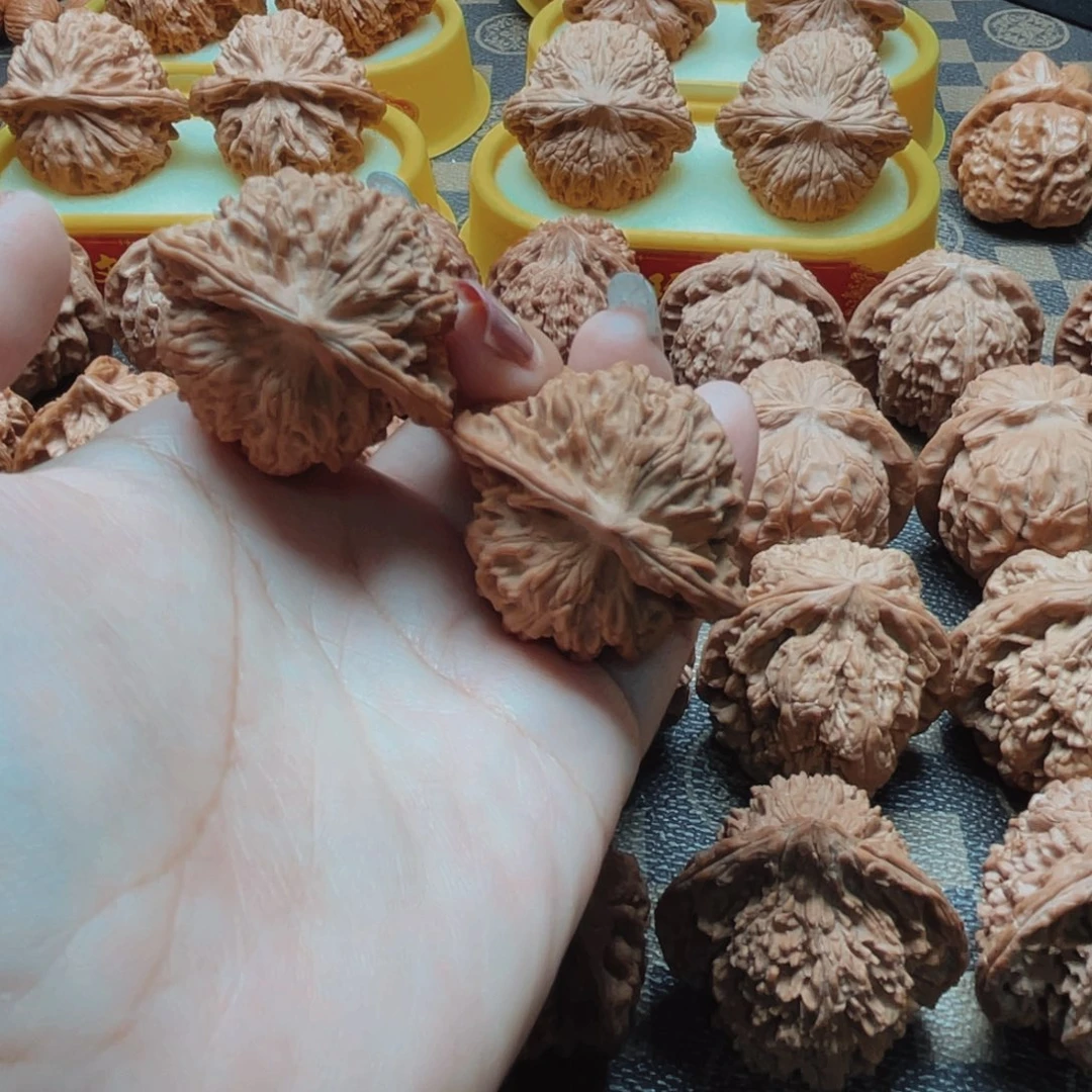 把件桃核盘龙纹40