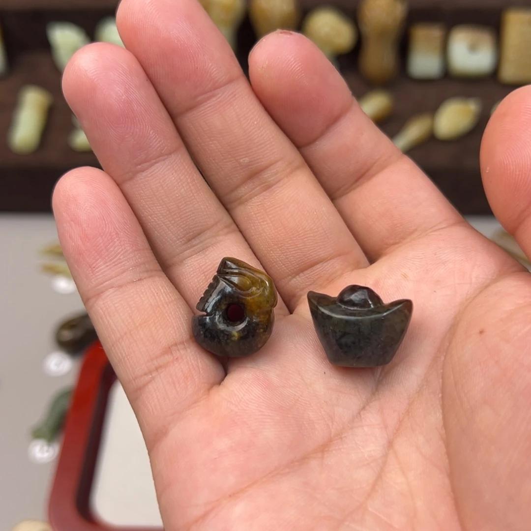 福***来岫岩河磨玉（透闪石质玉）未镶嵌颈饰