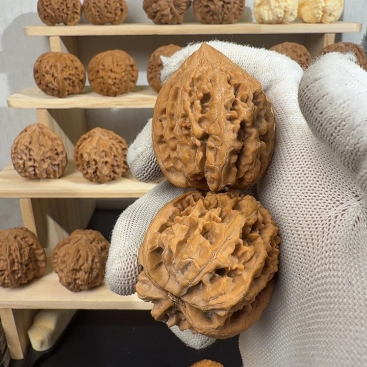 M***墨吊坠文玩核桃大沽石