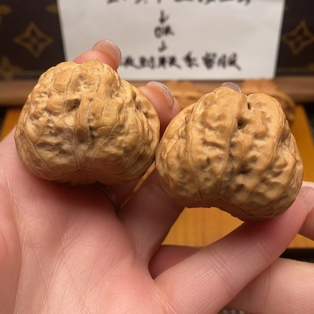 文玩核桃把件全品边40左右