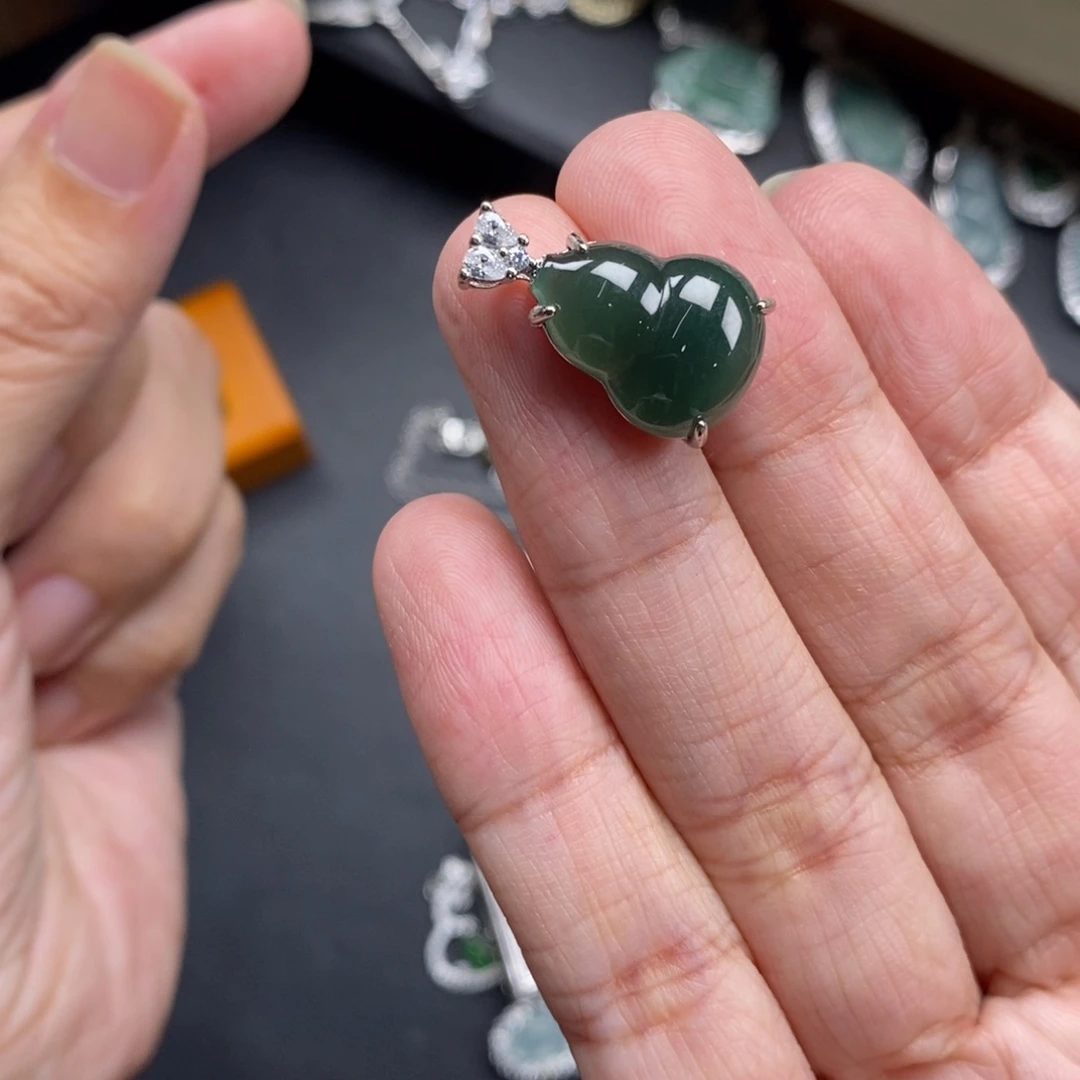 未镶嵌挂件翡翠一***w翡翠