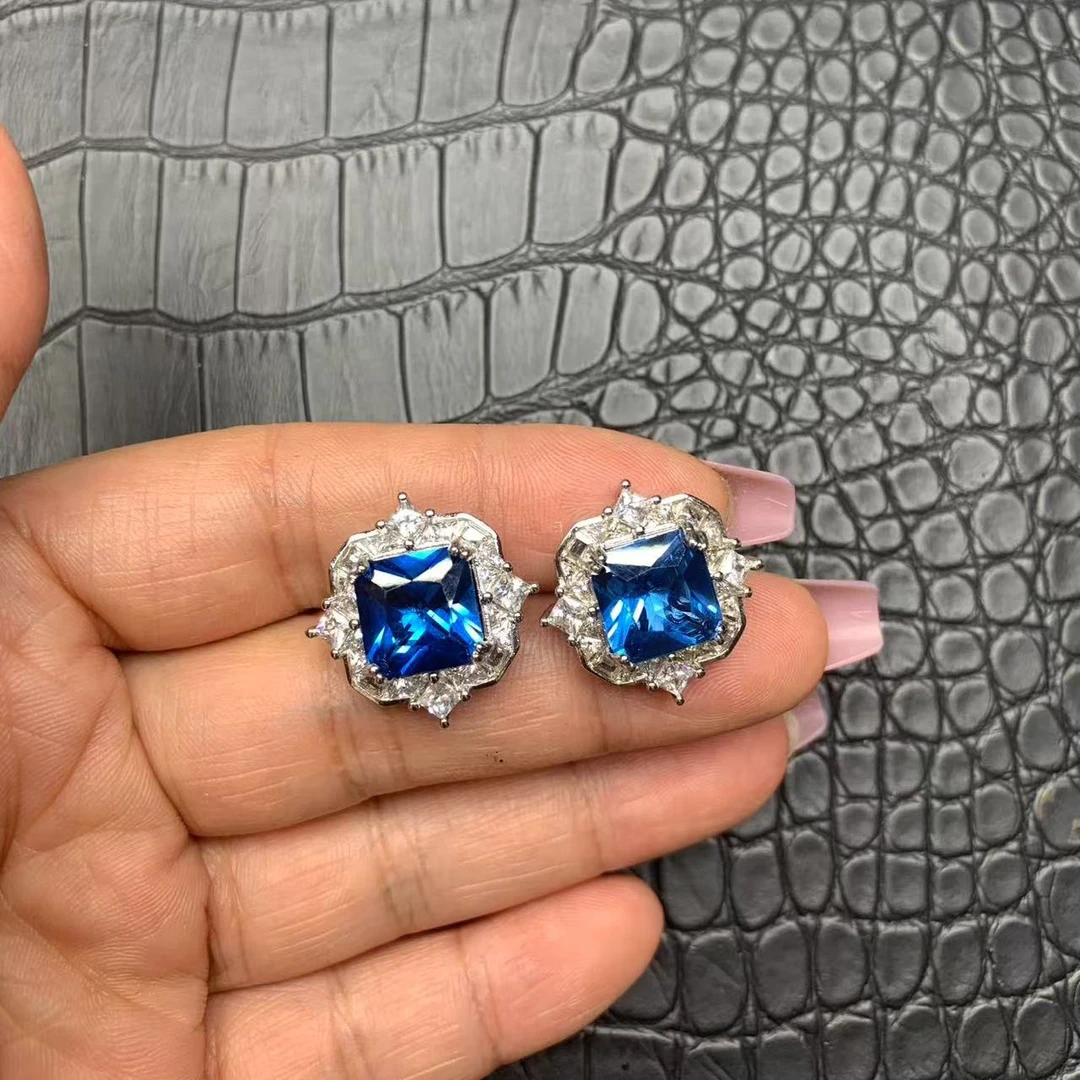 培育蓝宝石轻奢耳钉蓝色18