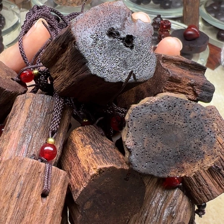 藤类缅甸小叶降真香原木吊坠