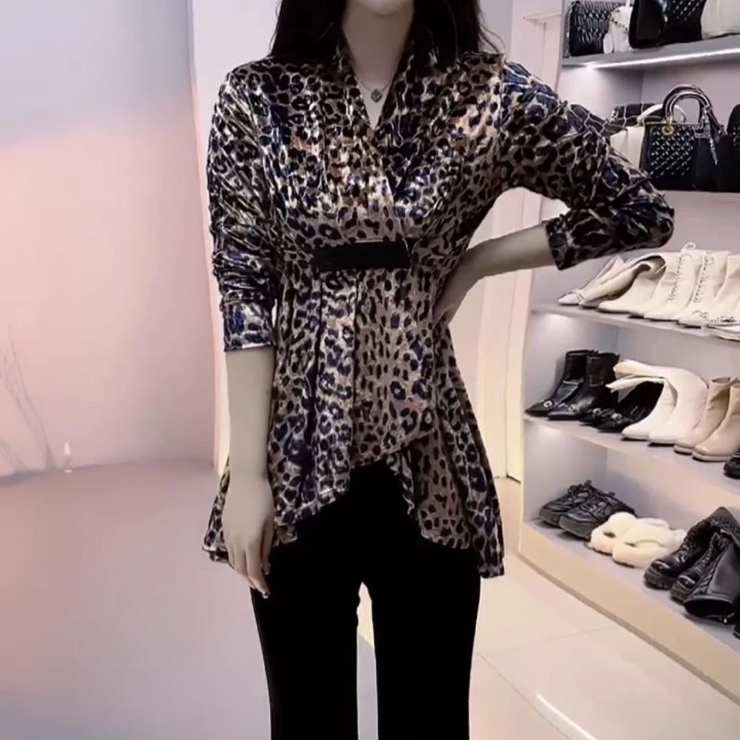 秋季新款收腰显瘦V领网纱上衣穿搭