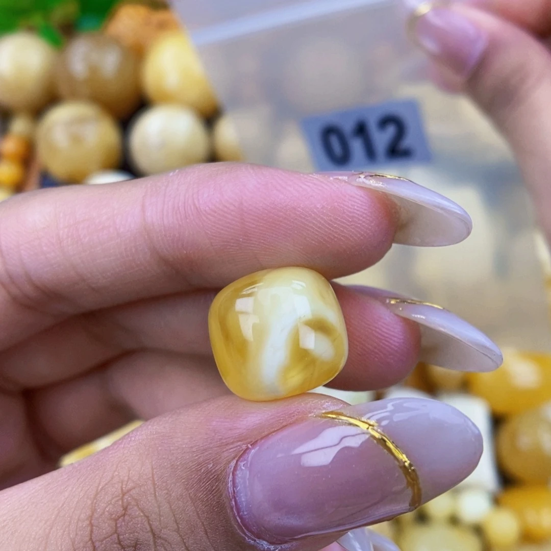 未镶嵌琥珀珠宝奇石13.6 针尖粉