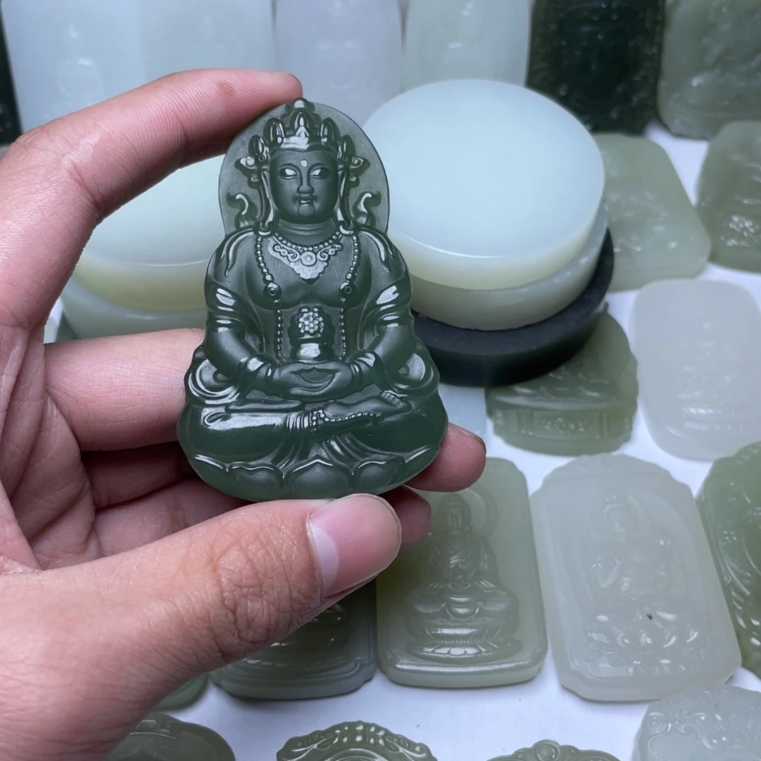 风***沙和田玉未镶嵌颈饰