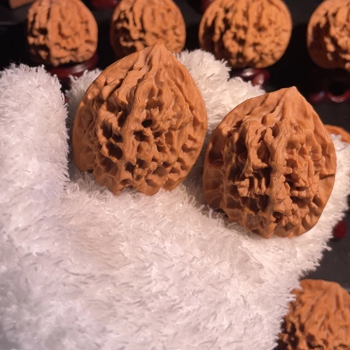 文玩核桃吊坠52官帽