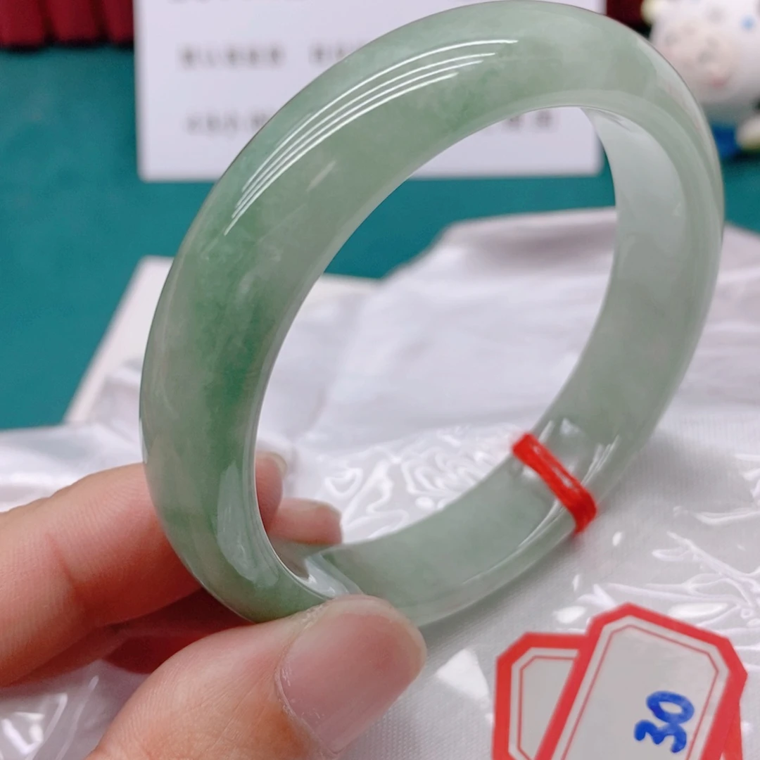 翡翠手镯未镶嵌3000/57