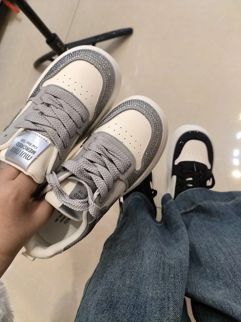 休闲板鞋低帮圆头皮春季水钻鞋子高帮情侣板鞋运动鞋潮鞋