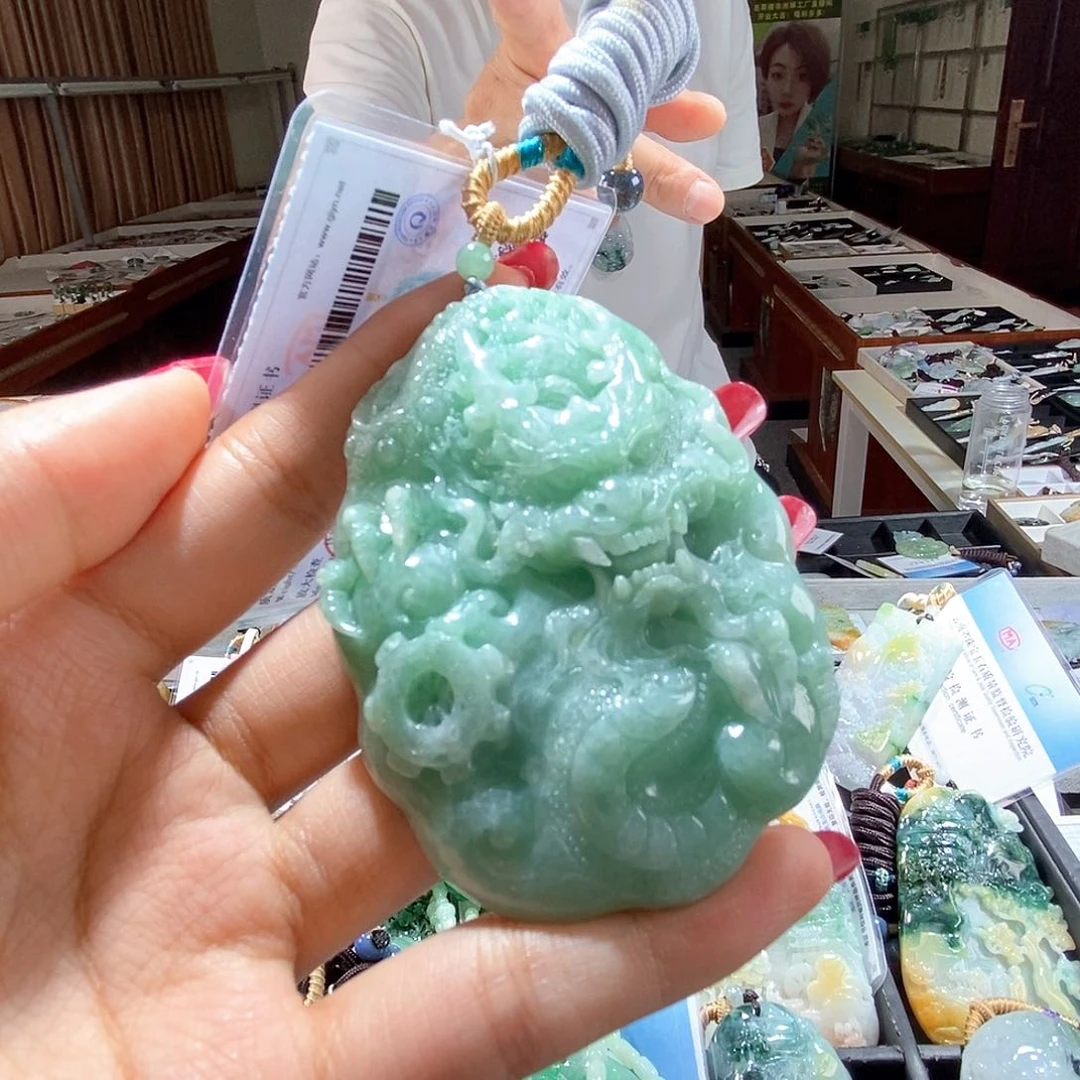 翡翠未镶嵌颈饰翡翠