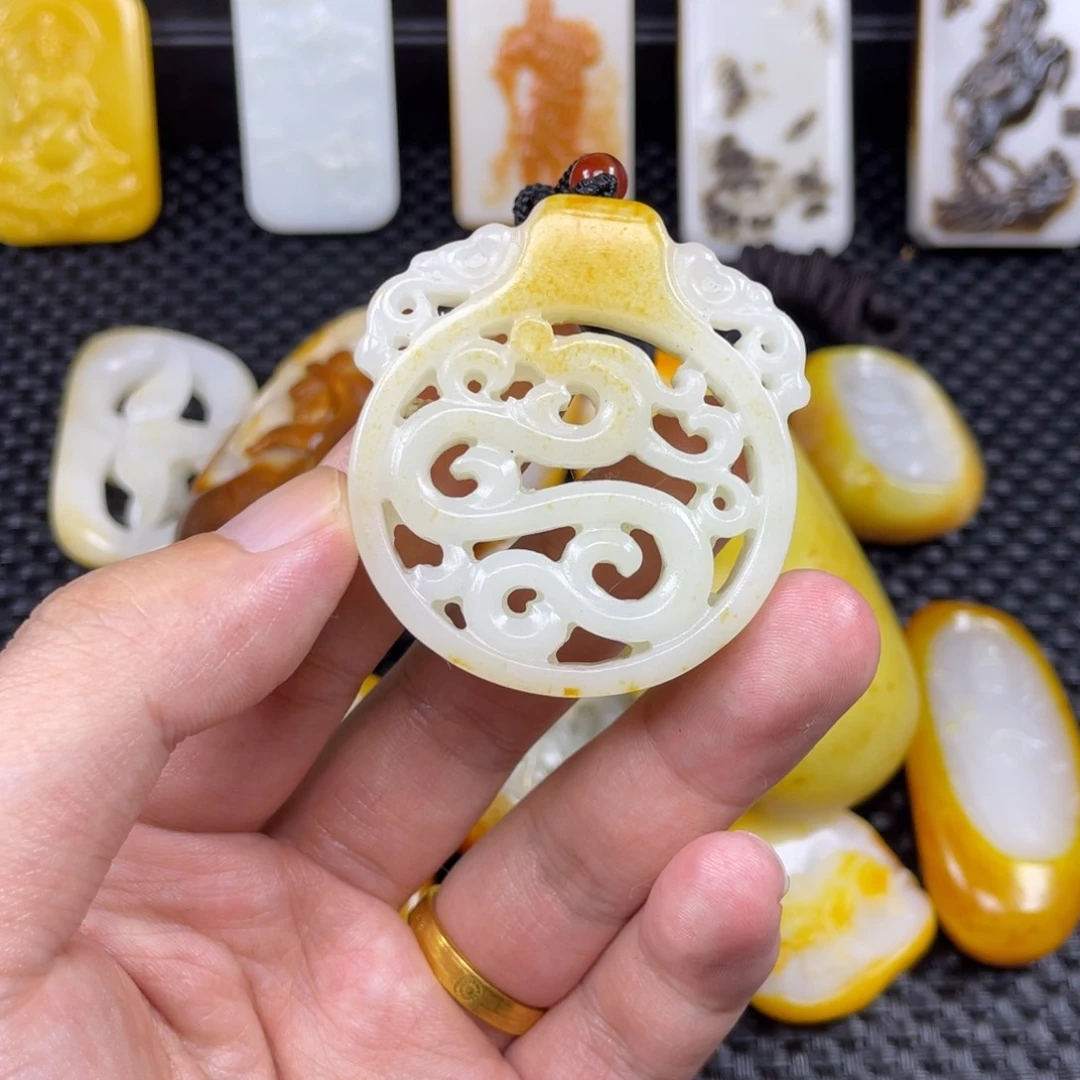 颈饰未镶嵌和田玉