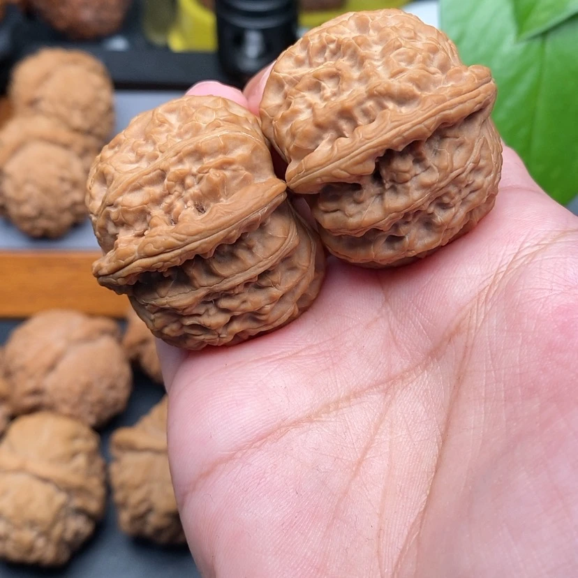 【闪购商品】文玩核桃把件?球白